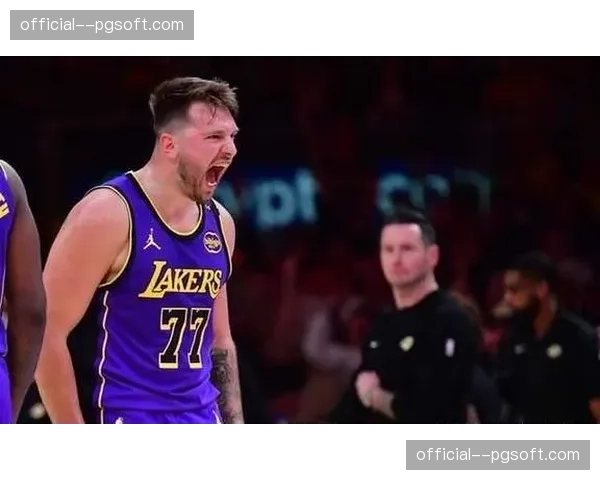 活塞与马刺的“榜尾大战”，半场数据显示双方防守效率均远低于联盟平均