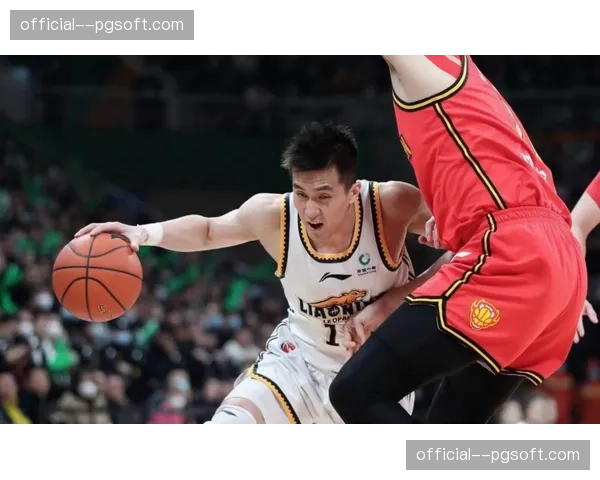 郭艾伦专访：谈伤病恢复对球队攻防节奏的影响。